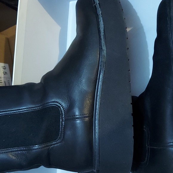 Vince Women's Brinton Flatform Booties. USED - Picture 3 of 11